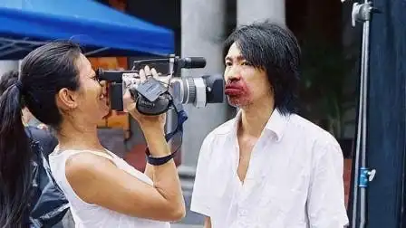 爆笑:周星驰功夫中的幕后花絮,笑场多次!