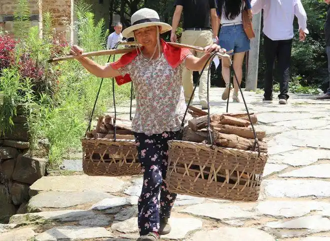 科普:挑担子中的物理学|方向|扁担|重物_网易订阅