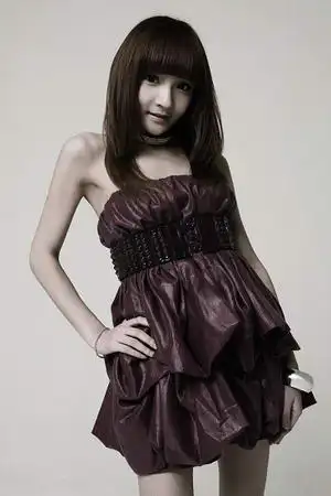 世博主题秀女主角夏筠妍 唱歌可以使心情变好