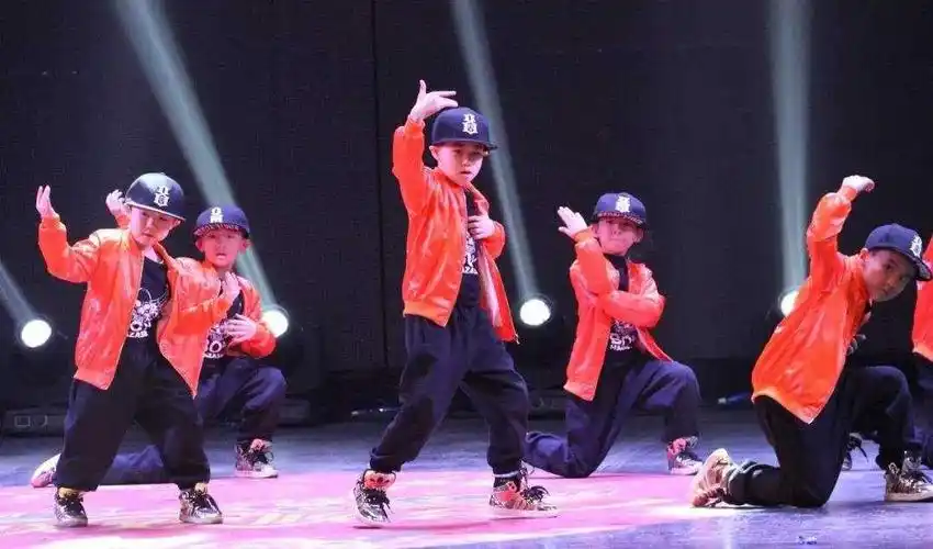 深圳儿童舞蹈培训学什么舞种好?少儿街舞是不错的选择