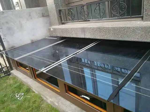 开元壹号|下沉天井采光玻璃顶阳光房门窗安装案例记实