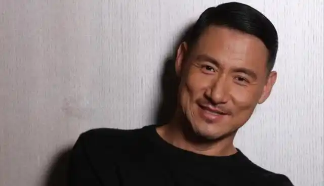 张学友,中国香港男歌手(祖籍天津),香港流行乐坛"四大天王"之一,也被