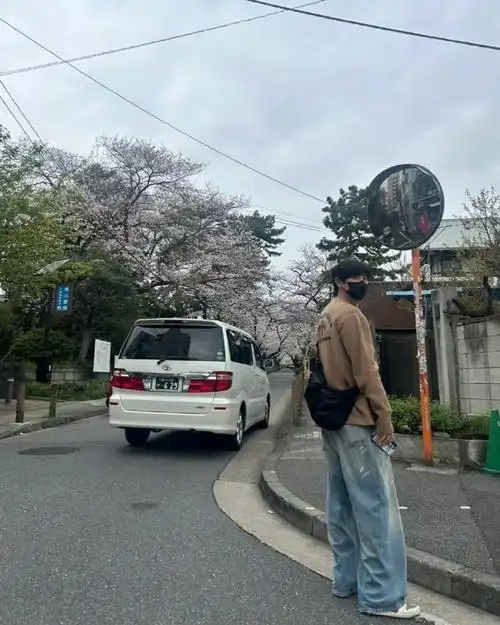 朴灿烈超话#朴灿烈唯一官方门面#  240410灿烈ins更新一则  【美食之