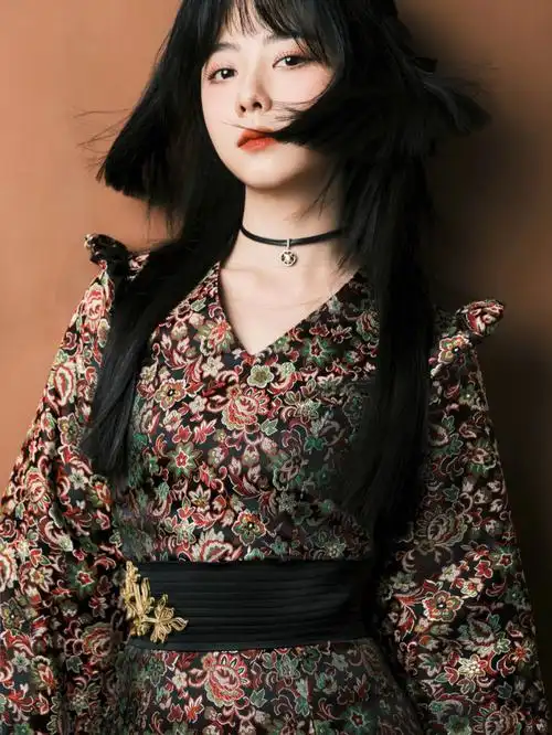 谭松韵公主切造型