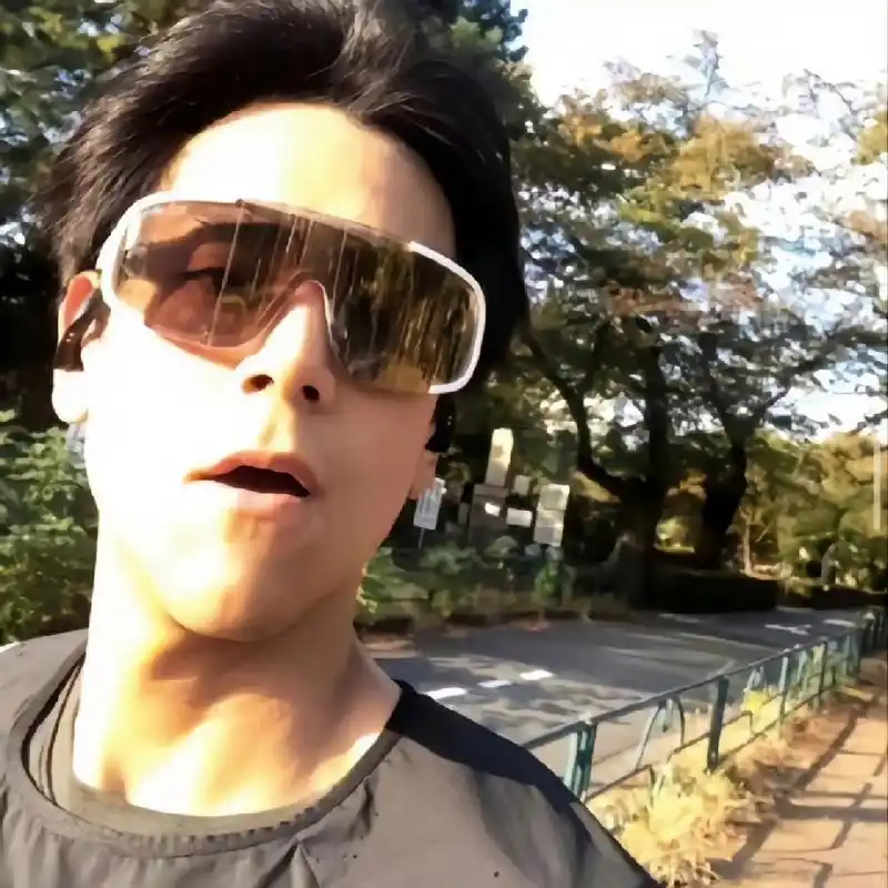 自律男神99彭于晏个性头像 "没有人可以决定你做什么,但你自己要很