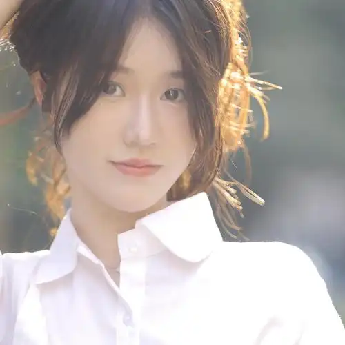 白衬衫美女头像