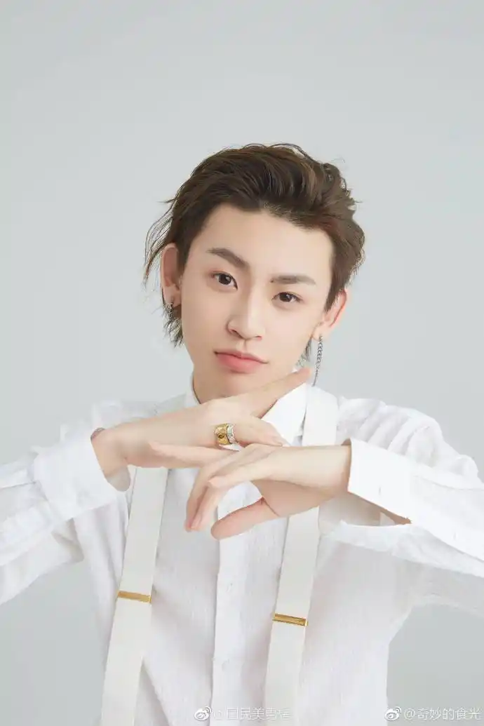 百分九小鬼最新照片,可盐可甜可奶可酥,送你抱走