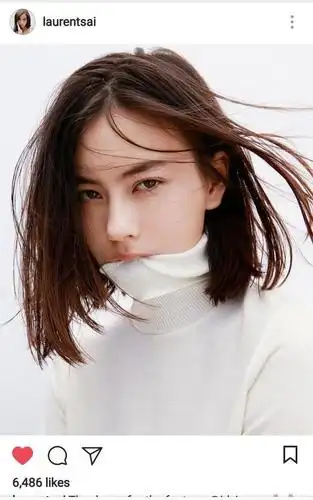 不靠颜值靠才华吸粉的中欧混血模特,曾为prada设计箱包图案