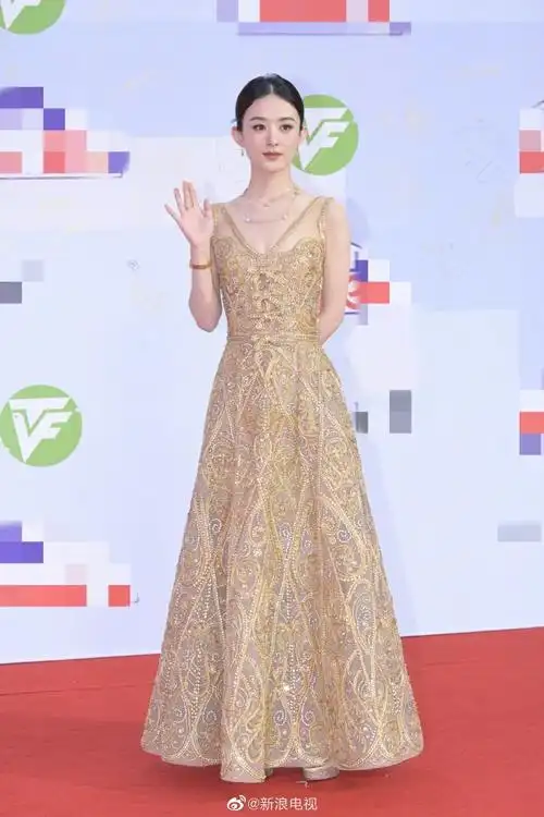 赵丽颖金丝刺绣长裙##白玉兰红毯