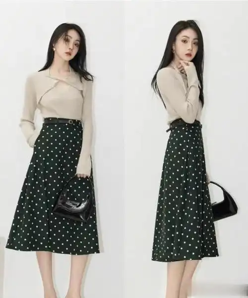 而初夏一定要准备一条波点裙,不管是半身裙还是连衣裙,都能够打造出