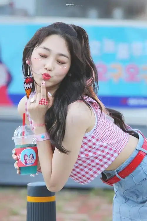 1204美娜的生日发一组可爱妹妹