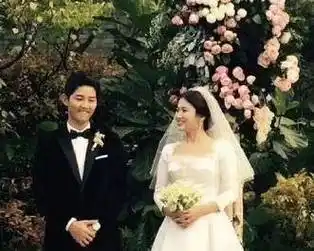 原创宋仲基分手后为美女喝酒助威还推倒6000万婚房重建彻底活回自我