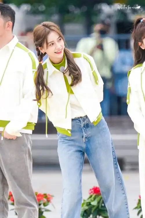 元气少女baby玩得开心,期待奔跑吧啦!