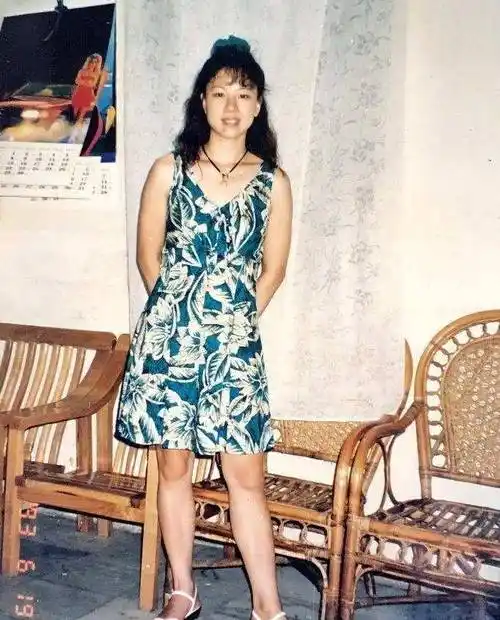 原创李宁与儿子女儿合照22岁儿子帅气身高超李宁女儿美丽可爱