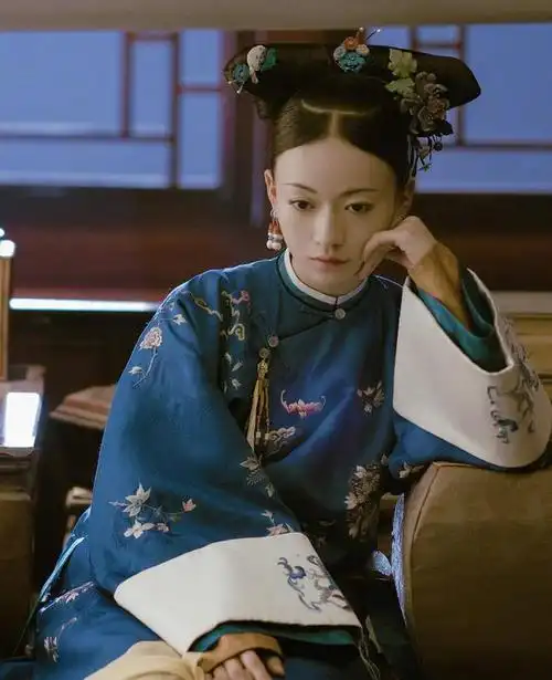 这种临时变动虽然之前也有出现,可像吴谨言这样到采访时间才临时通知