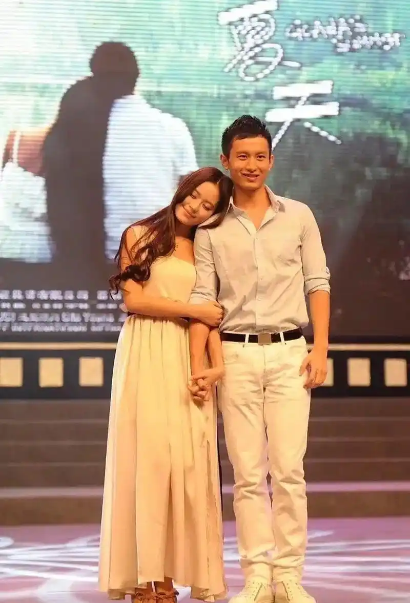 不得不说,妆造真的很重要,成毅这个前后对比图,完全没有认出来是一个