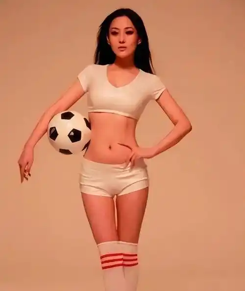 张馨予靠婚姻逆天改命,陈年旧照被扒出,网友:就是我喜欢的样子_衣服