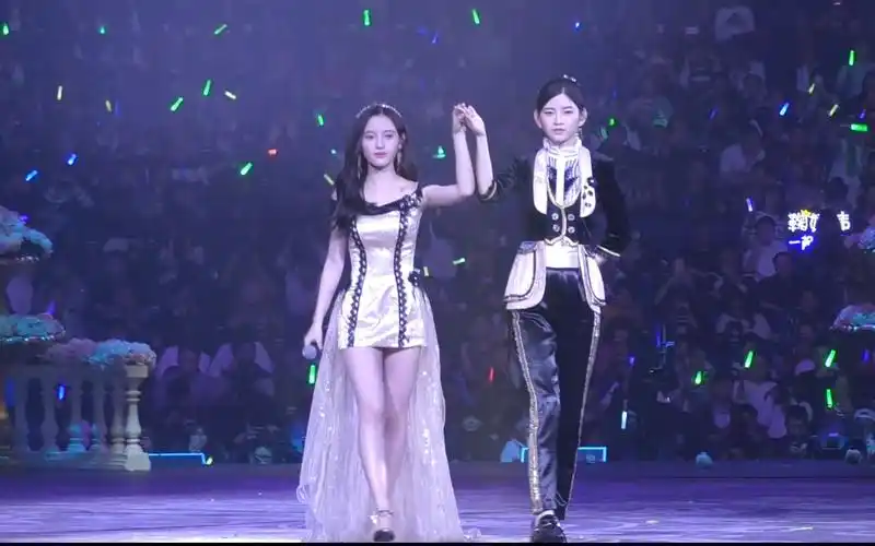 四鞠《夜蝶》林思意 鞠婧祎 饭拍focus