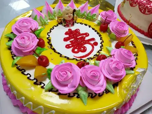 浓情生日宴,情暖老人心