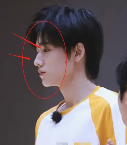 宋亚轩生图曝光,时代少年团中堪称颜值最高,无美颜滤镜之下就这