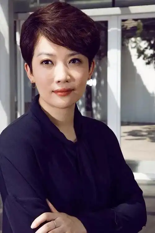 王端端资历深,李红漂亮,徐俐退休,央视四套哪些女主播能挑大梁