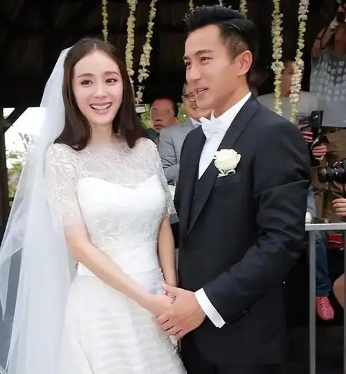 看了杨幂刘恺威境遇,才明白,陆毅为何抛下明星光环,回归家庭