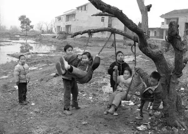 太怀念了40张童年生活老照片有你的记忆吗