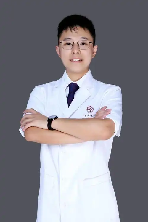 【医师节专题】点赞!这10位医生被评"十佳"总住院医师|住院医师|临床