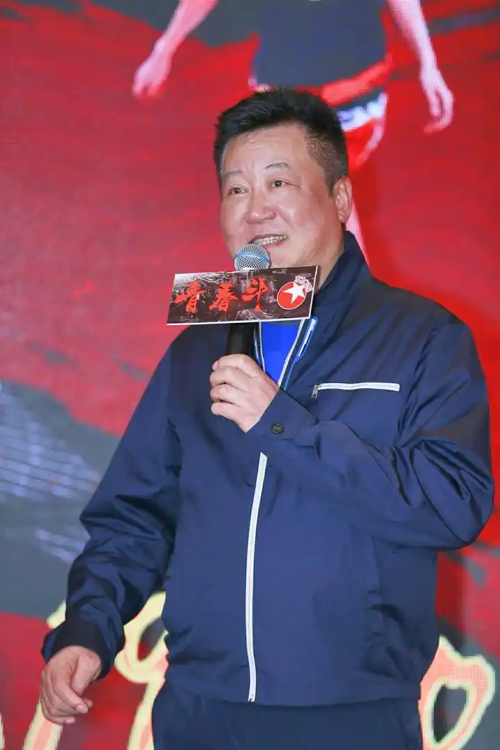 摆在赵宝刚和其他主创眼前的问题,一是这部剧是否真的能体现当下年轻