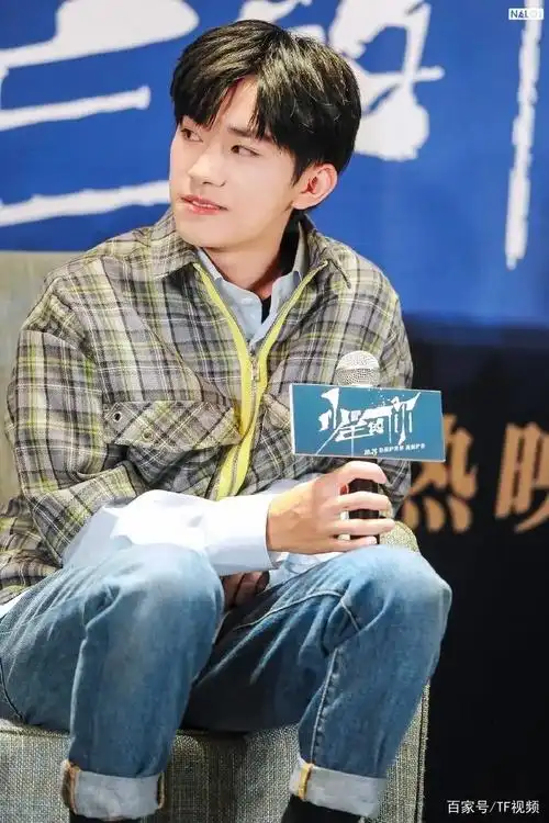 易烊千玺 少年的你