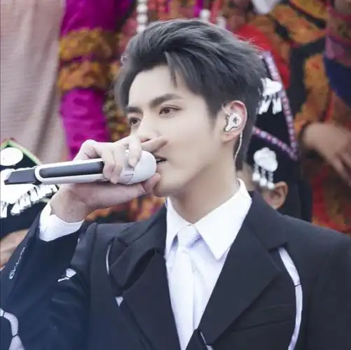 头像库第55期:吴亦凡 高清 无水印 头像推荐