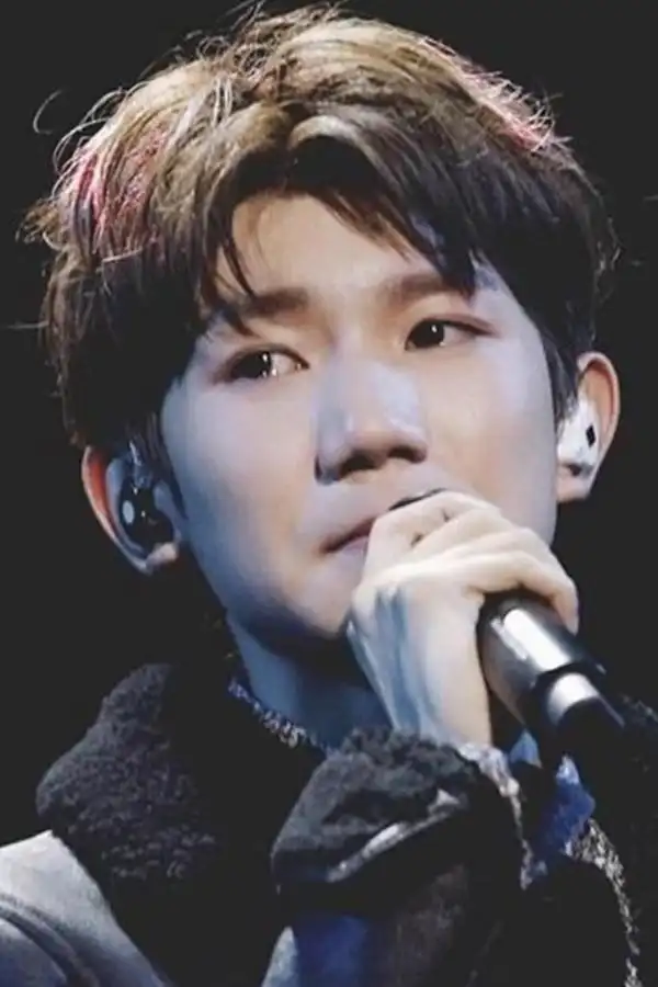 tfboys流泪瞬间:王俊凯的成人礼,王源17岁生日,千玺给妈妈唱歌