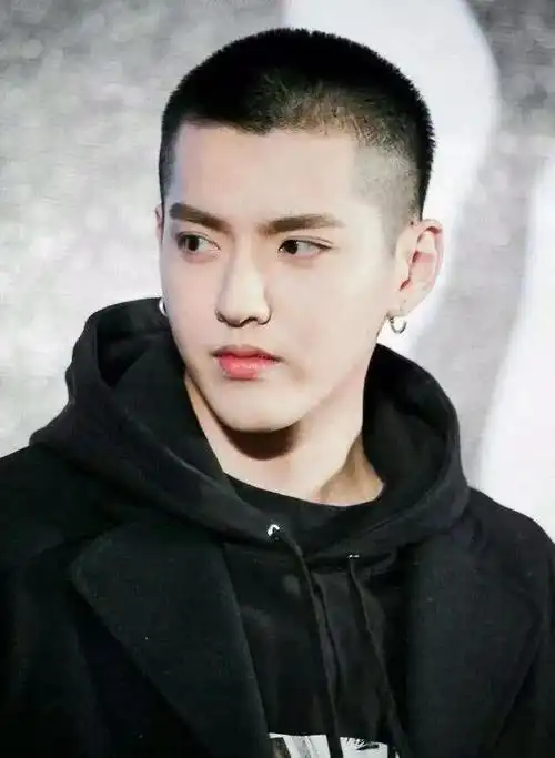 有一种寸头,叫做"吴亦凡的寸头".