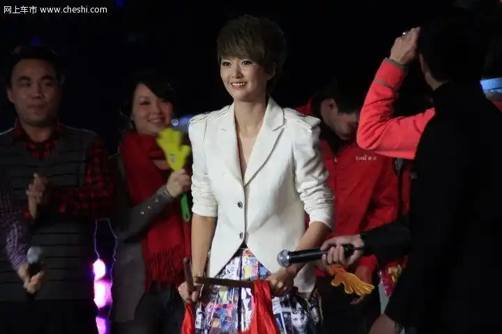 羽泉组合超女谭维维激情演绎新赛欧mv