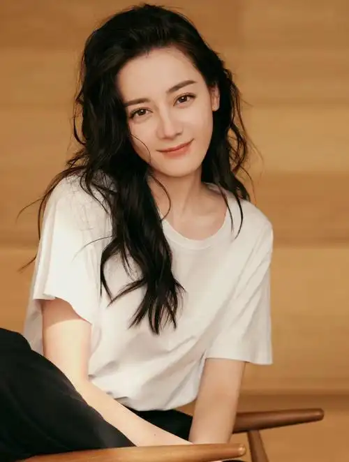 热巴说太孤单了,自曝在伊犁的日子孤独又幸福:想起来,心就很定