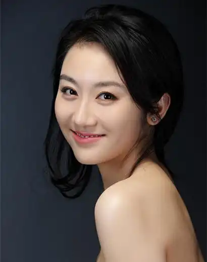 蒋方婷,1989年7月19日出生北京,毕业于中央戏剧学院,中国大陆女演员.