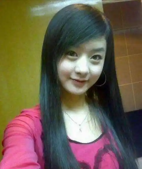 比如赵丽颖就是一位草根逆袭的女明星.