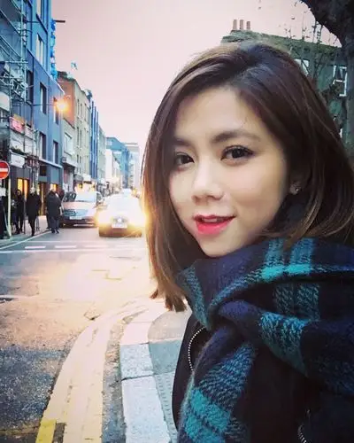 女神 邓待散发着紫色棋迹的星空的到来 写美篇