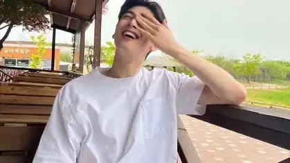 车银优阳光帅气的生活照