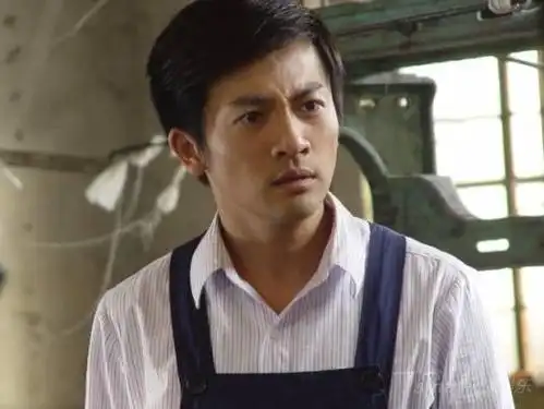 苏有朋剧照新浪娱乐讯 昨日,中国首部心理分析悬疑大剧《热爱》成功