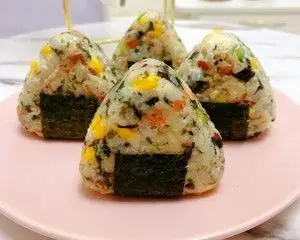 三角饭团的做法