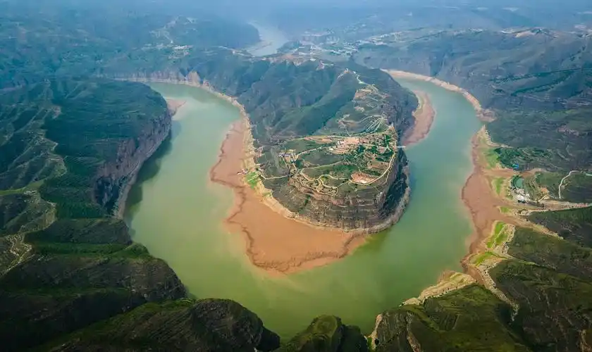 原创黄河入晋与长城握手变得美丽多姿这个湾被摄影师拍出名