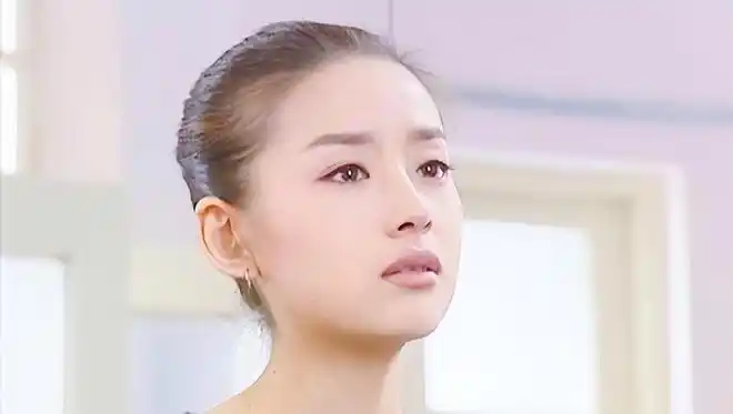 女明星也扛不住大扁头老一辈执着于给孩子睡扁头坑娃不浅