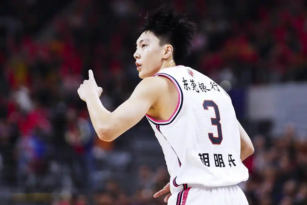 胡明轩22岁生快一波cba美少年壁纸送上快来查收