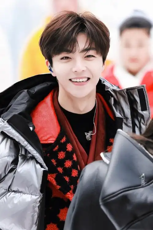 陈立农生龙活虎迎春来舞台##陈立农东西南北贺新春