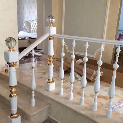 轻奢楼梯扶手简约现代阳台围栏护栏家用铁艺楼梯扶手立柱欧式铝艺