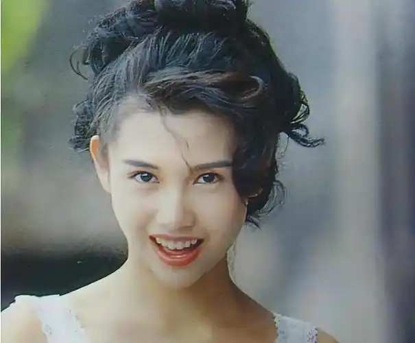 龅牙也好看的女星,我只服这7位,"美人三分龅"果然没骗我