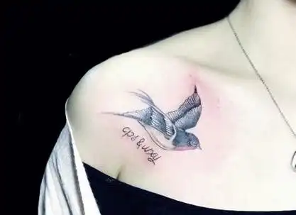 女生性感可爱的锁骨纹身4