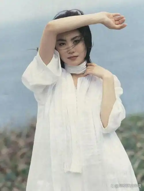 李亚鹏:我那"抽烟喝酒打麻将"的前妻王菲,竟是世上顶好的妈妈