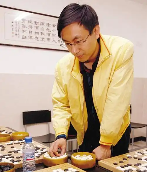 郑弘九段纹枰论道:中国围棋界已经迎来了春天